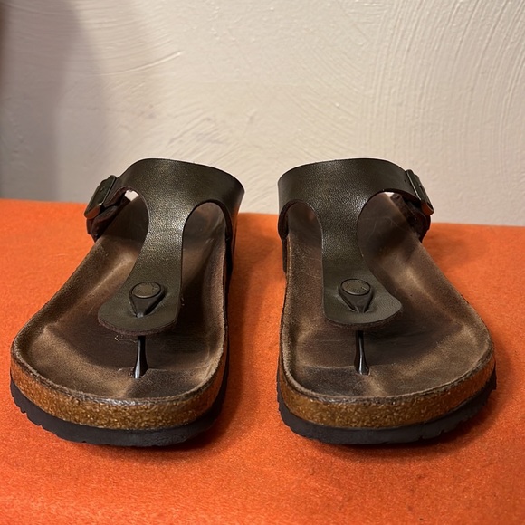 Birkenstock Gizeh bronze sandals 8/Euro 39 - Picture 3 of 12